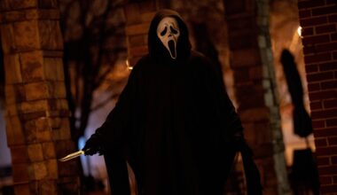 Ghostface holding a knife in Scream 7