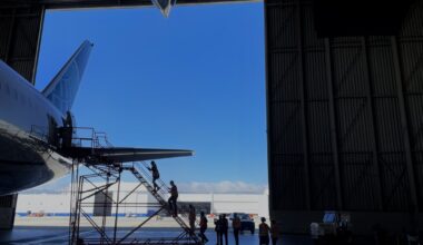 'Fear of Flying Clinic' helps anxious travelers back into the skies : NPR