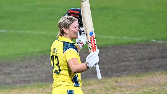 voll-struck-her-second-odi-ton