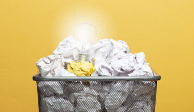 Wastepaper basket with an idea inside