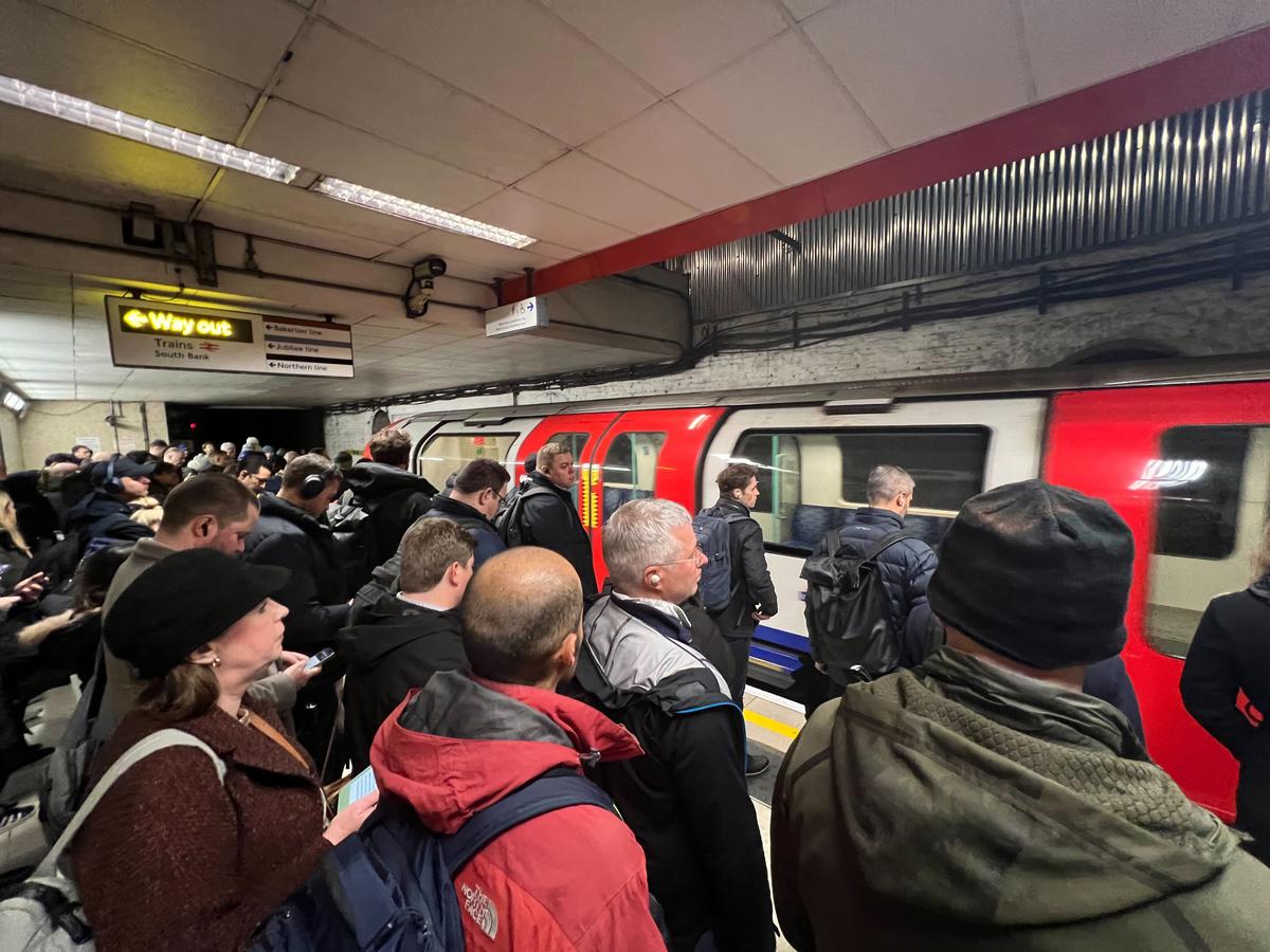 Selhurst derailed train disruption continues on second day - live updates - London Evening Standard