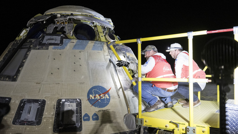 Investigators examine the failed Boeing Starliner after it returned to White Sands Space Harbor, New Mexico