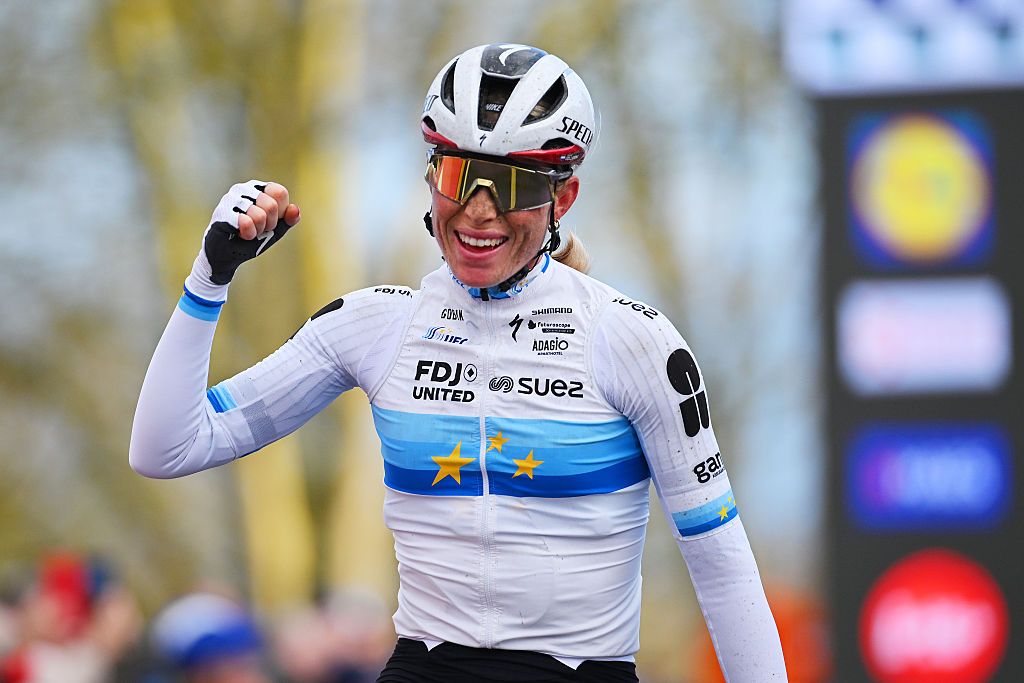 NIVONE, BELGIUM - FEBRUARY 28: Demi Vollering of Netherlands and Team FDJ United - SUEZ celebrates at finish line as race winner during the 21st Omloop Het Nieuwsblad 2026, Women&amp;apos;s Elite a 137.2km one day race from Ghent to Ninove / #UCIWWT / on February 28, 2026 in Ninove, Belgium. (Photo by Tim de Waele/Getty Images)
