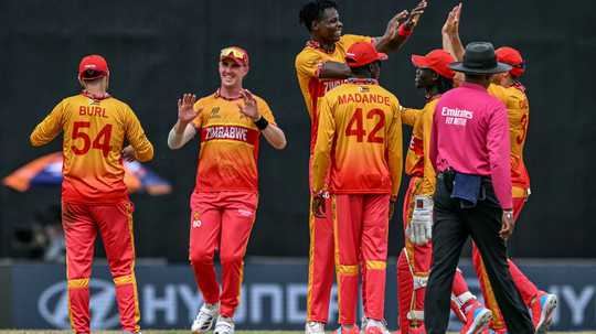 zimbabwe-face-off-ireland-with-an-eye-on-a-super-eights-spot