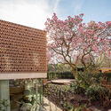 © Glenn Vanderbeke Zwarte Fles Residence / Vi.architectuur.atelier - Exterior Photography, Garden, Brick