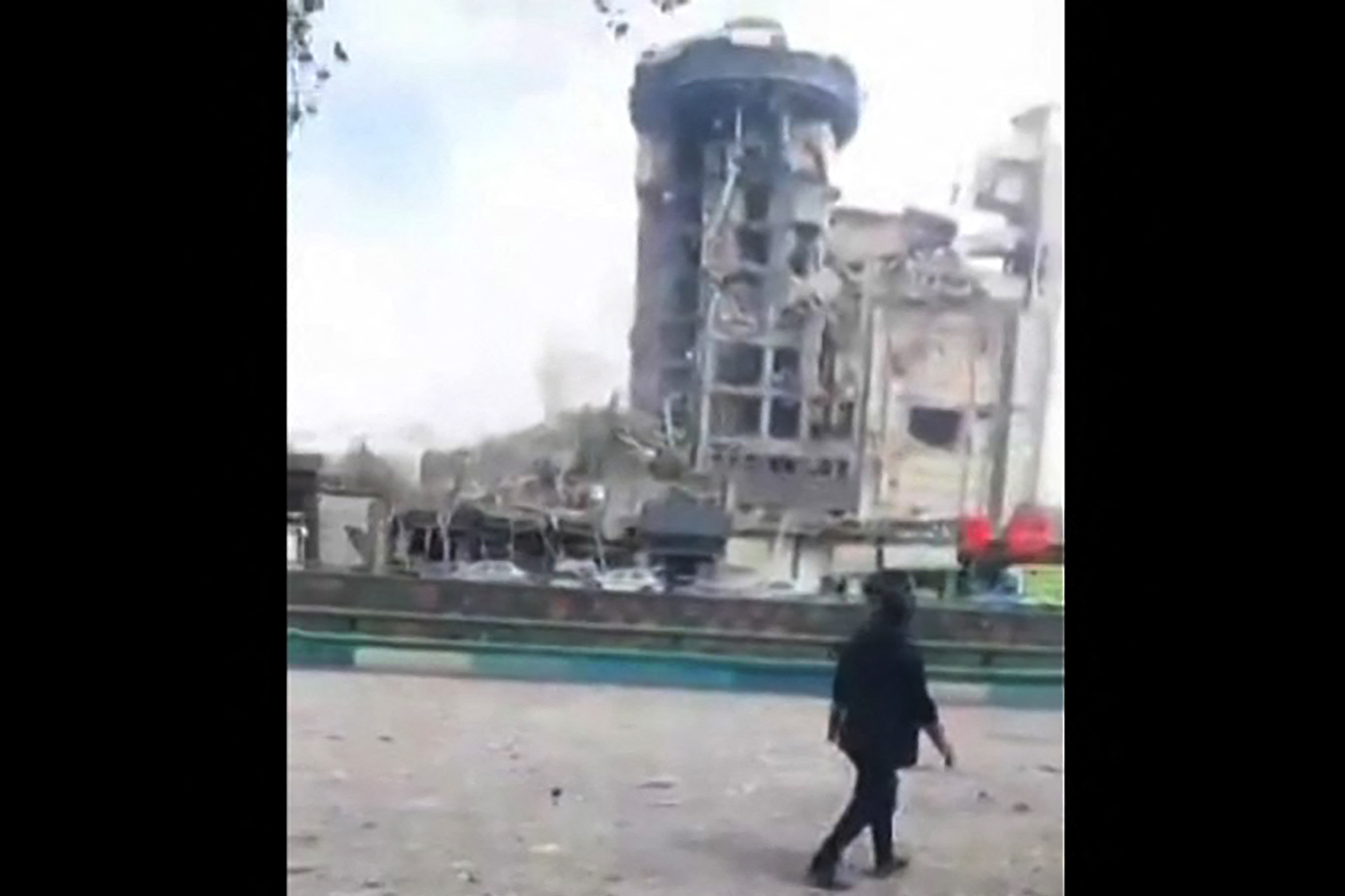 Damage in the Iranian city of Isfahan after a strike