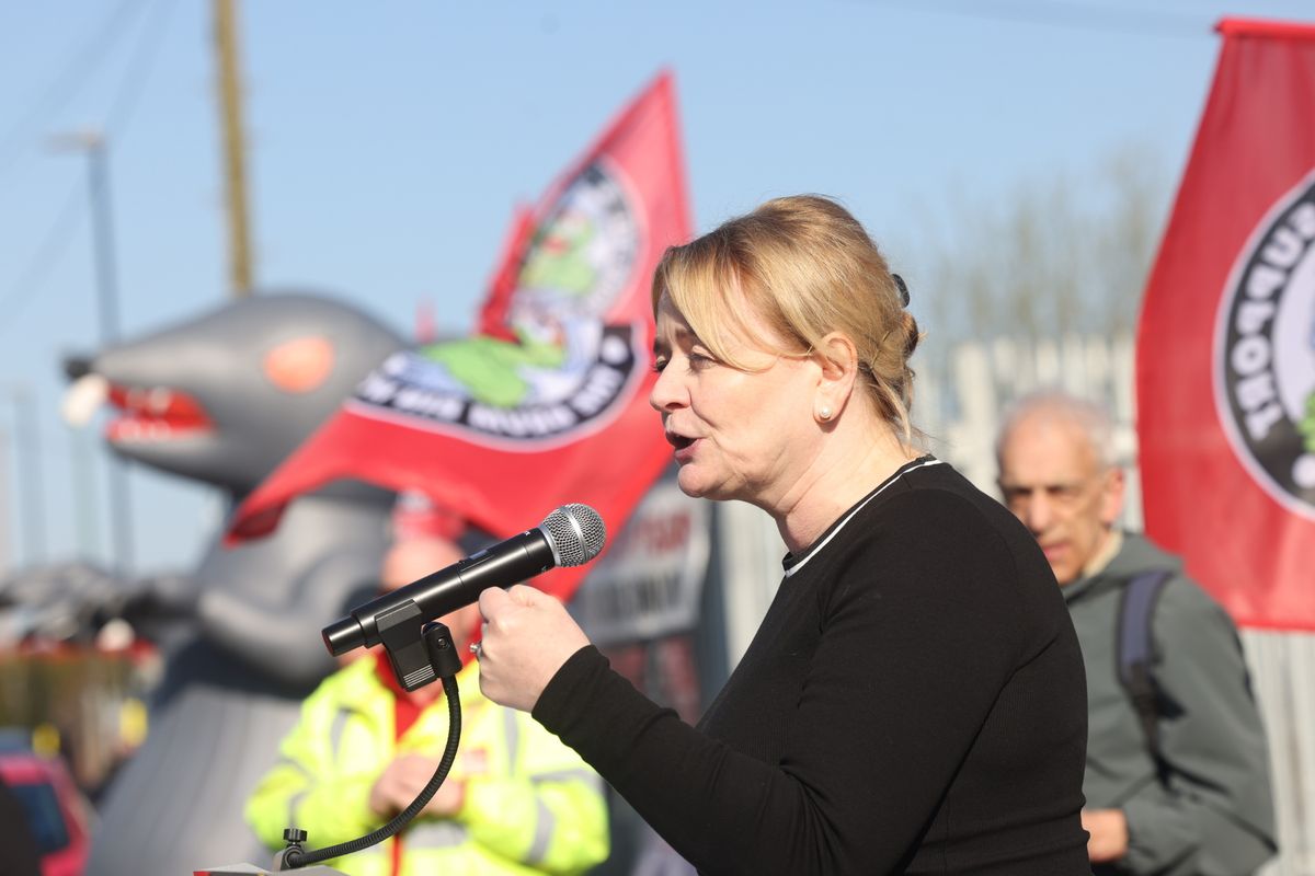 Unite general secretary Sharon Graham speaking to Birmingham's bin workers 