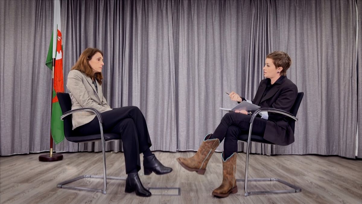 As Maxine recovered from surgery, she began talking to patients and interviewing politicians about Wales' cancer care performance