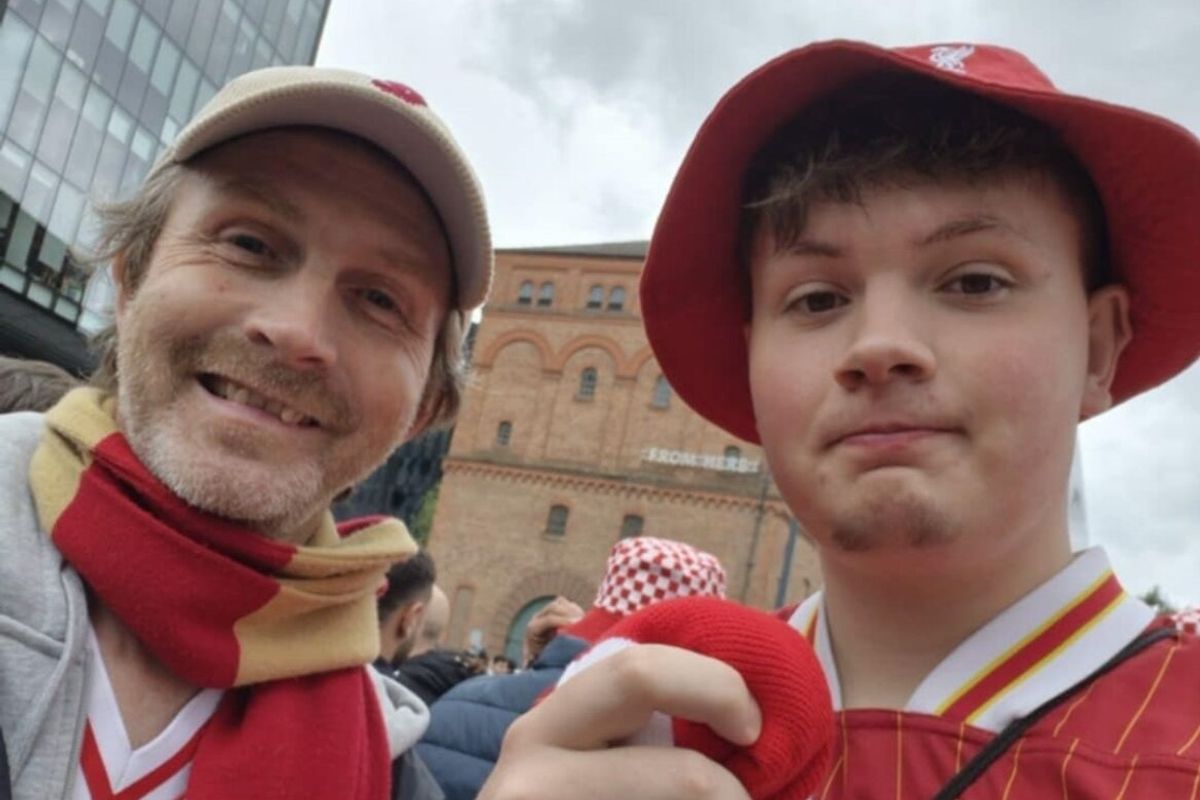 Aaron Mills, 18, pictured with his dad Anthony 