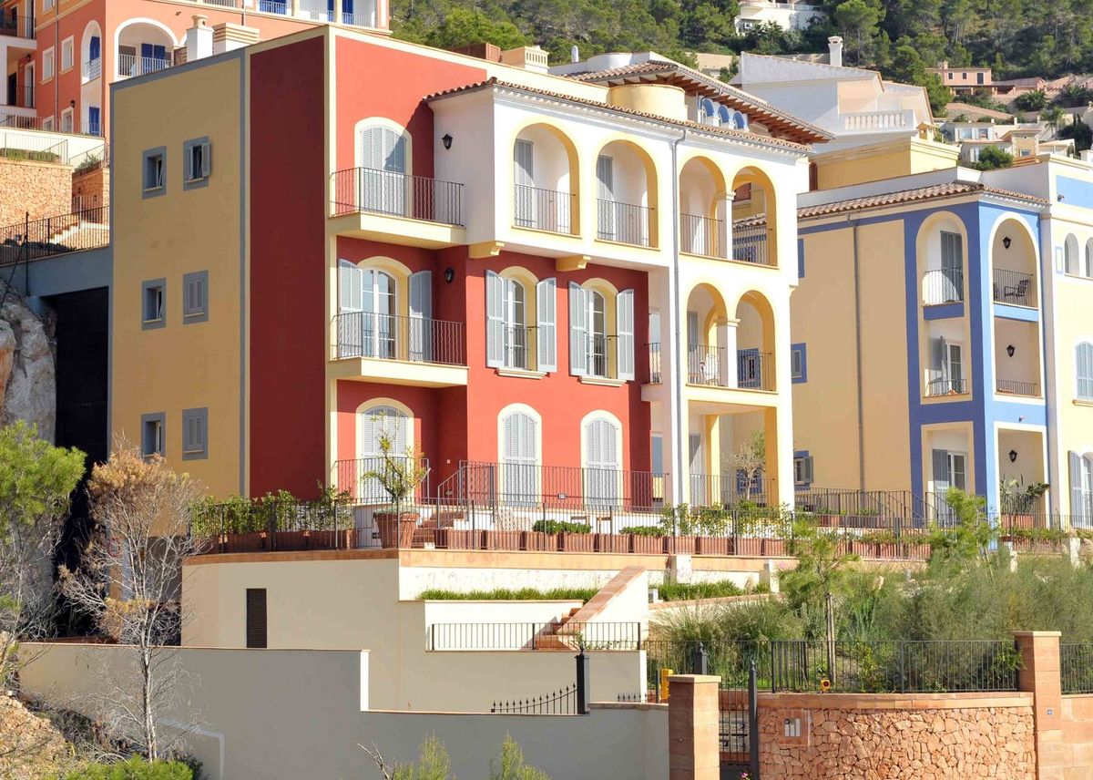 He and Andrew had just finished up decorating their luxury apartment, ready for guests