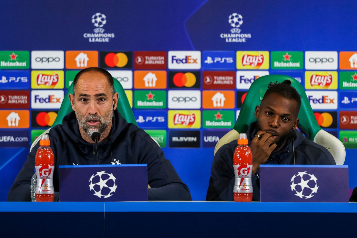 Marseille's Croatian head coach Igor Tudor (L) and Marseille's Portuguese defender Nuno Tavares address a press conference at the Jose Alvalade stadium in Lisbon on October 11, 2022, on the eve of their UEFA Champions League 1st round, group D, football match against Sporting CP. (Photo by PEDRO ROCHA / AFP via Getty Images)