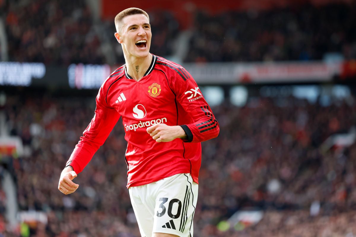 MANCHESTER, ENGLAND - MARCH 1: Benjamin Sesko of Manchester United celebrates 2nd goal during the Premier League match between Manchester United and Crystal Palace at Old Trafford on March 1, 2026 in Manchester, England. (Photo by Richard Sellers/Sportsphoto/Allstar via Getty Images)