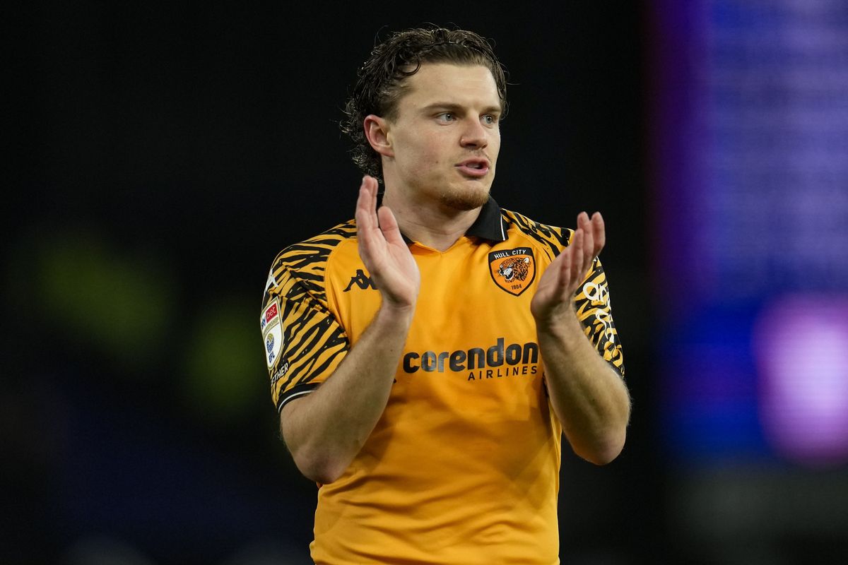 Regan Slater's contract at Hull City has been extended until next summer