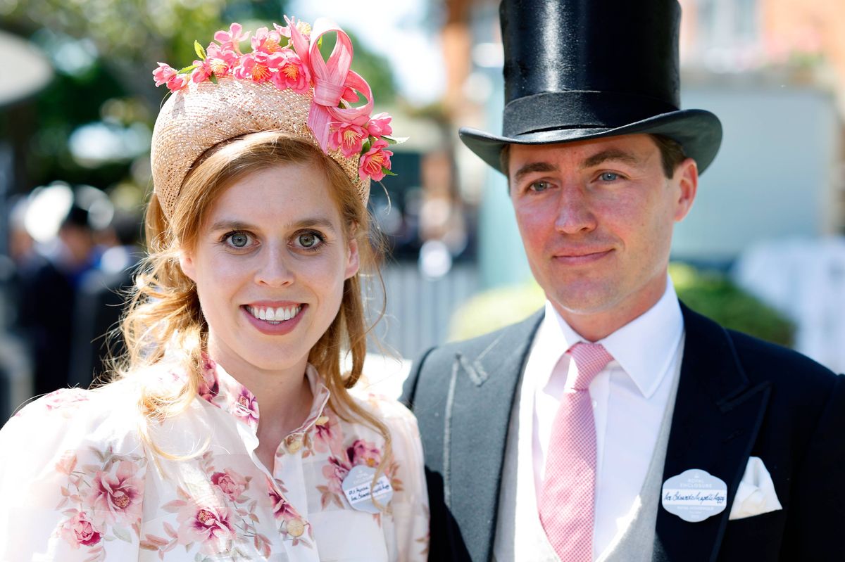 ASCOT, UNITED KINGDOM - JUNE 14: (EMBARGOED FOR PUBLICATION IN UK NEWSPAPERS UNTIL 24 HOURS AFTER CREATE DATE AND TIME) Princess Beatrice and Edoardo Mapelli Mozzi attend day 1 of Royal Ascot at Ascot Racecourse on June 14, 2022 in Ascot, England. (Photo by Max Mumby/Indigo/Getty Images)
