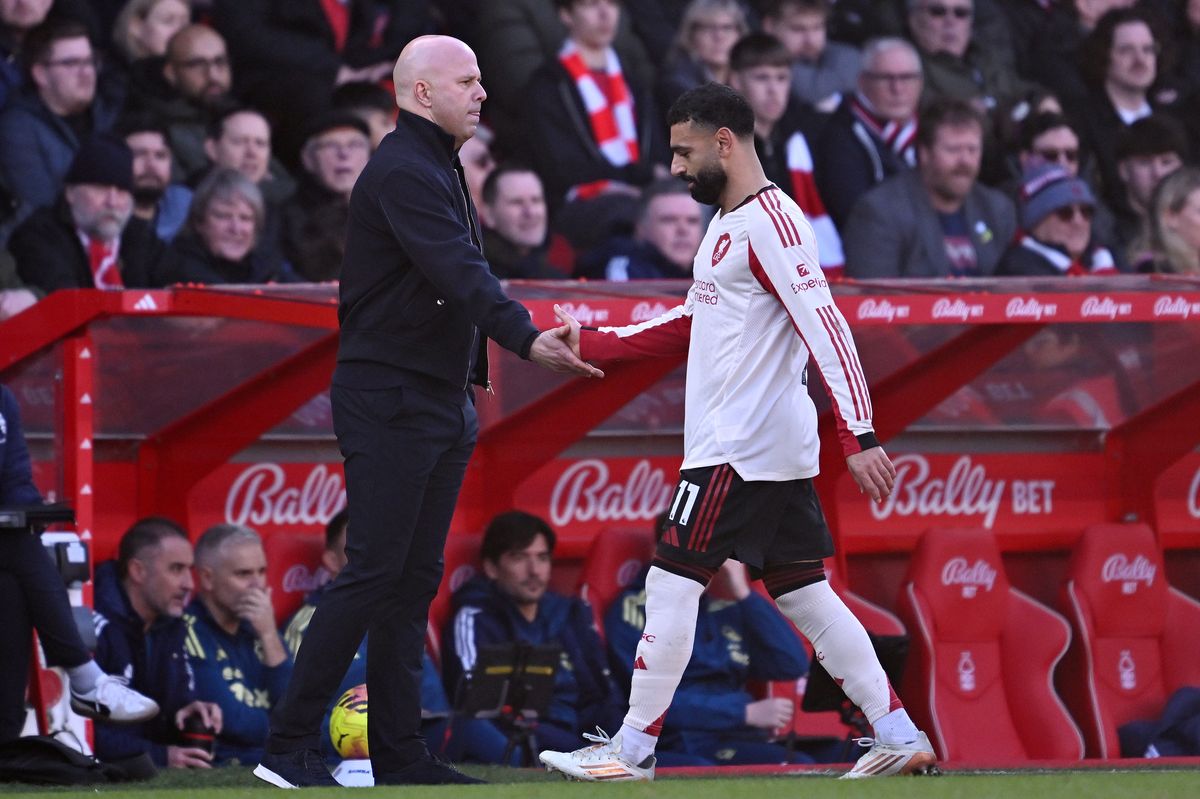 A shocking Liverpool theory for Arne Slot's latest Mohamed Salah decisions has been suggested by Roy Keane