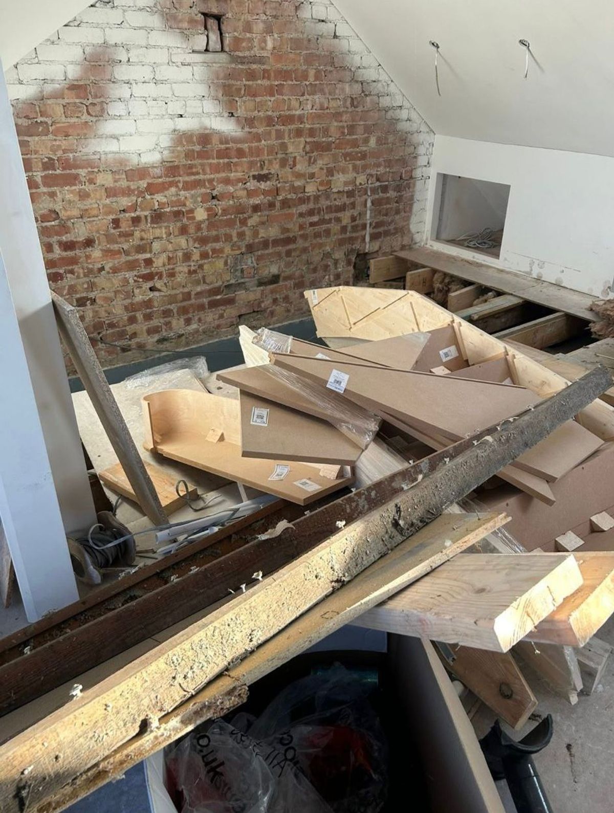 The state Williams left Les' loft in