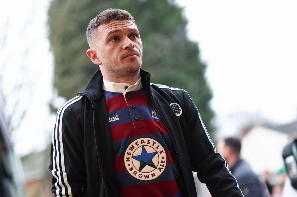 Newcastle United's Kieran Trippier arrives at Wolves in the club's 1995-96 away kit