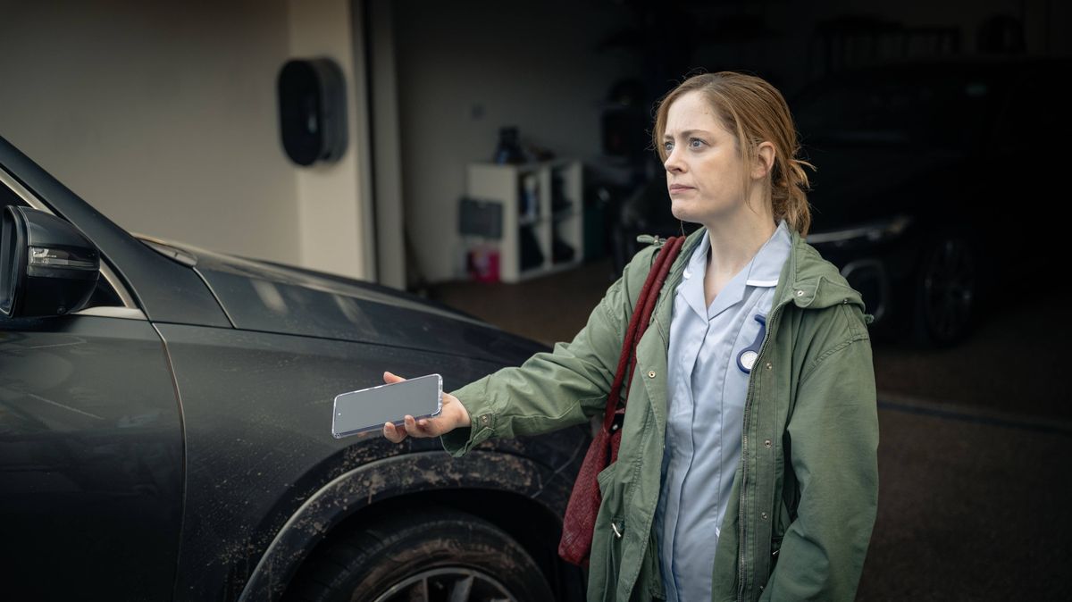 Hannah McClean as Rebecca