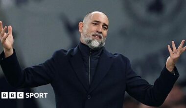 Igor Tudor shrugging