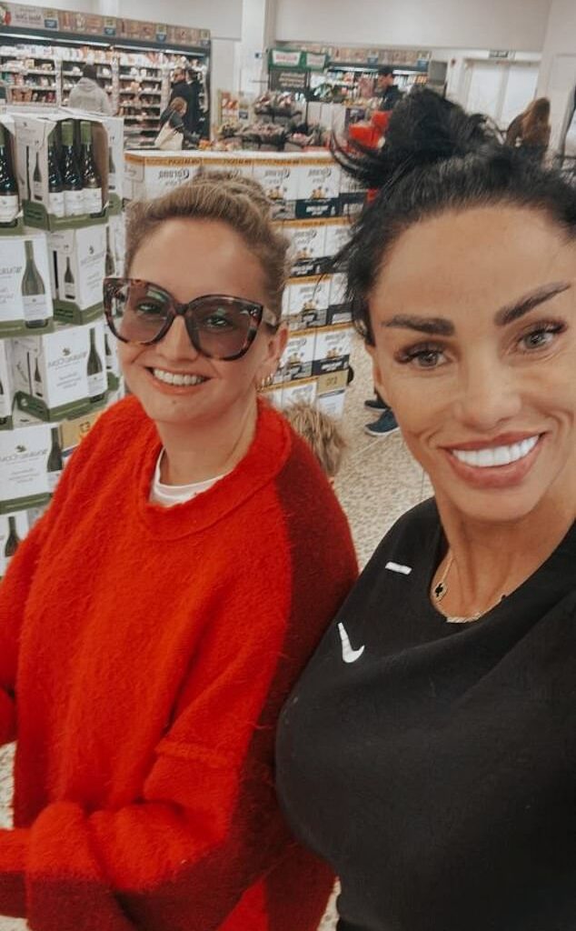 Katie Price has declared her feud with her sister Sophie is over, after her family were left blindsided by her whirlwind marriage to Lee Andrews