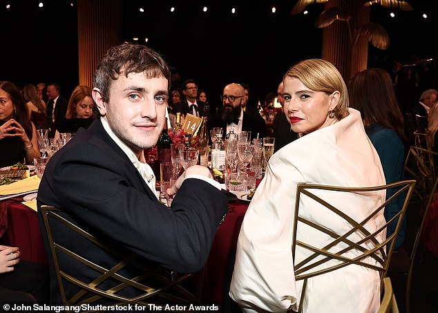 Paul and Jessie appeared in high spirits as the awards show began