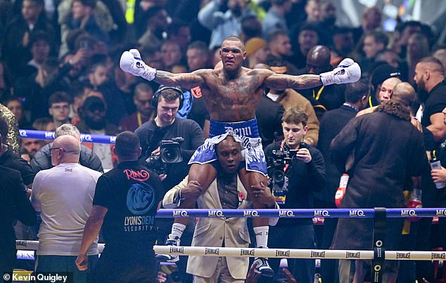 Benn (top) stunned Hearn when he decided to end their 10-year working relationship