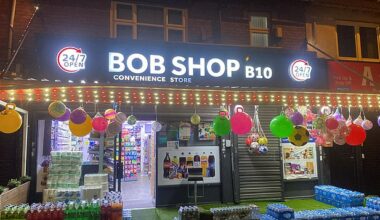 Bob shops quickly caught the attention of passers-by with their gaudy, flashing, neon signs at the entrance