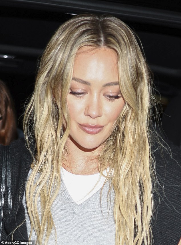 Make-up artist Kelsey Deenihan Fisher fully contoured the blonde Texan's flawless complexion, defined her brows and painted her pout pink