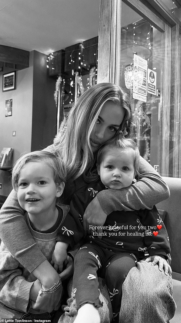 Lottie Tomlinson posted with her two children