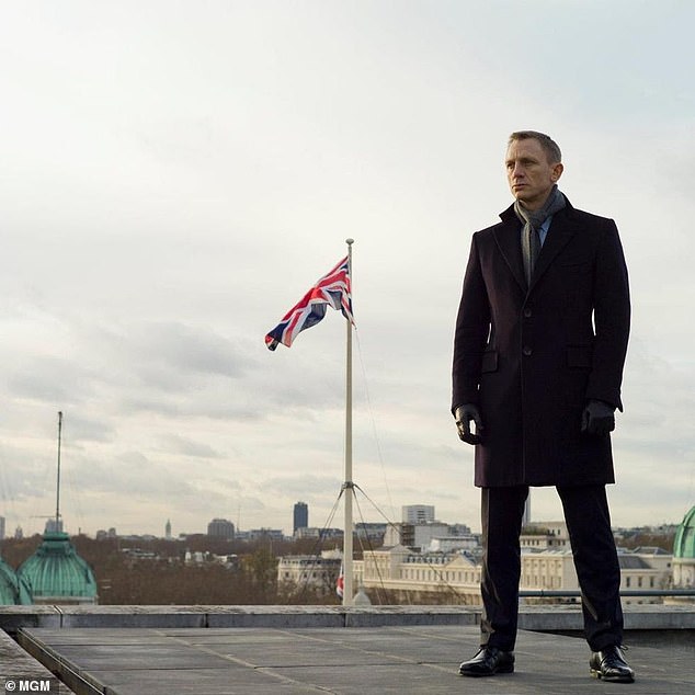 The actors oozed sophistication with an iconic backdrop reminiscent of a scene from 2012's smash hit movie Skyfall
