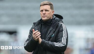 Eddie Howe applauds Newcastle United supporters after the defeat against Sunderland at St James' Park on 22 March 2026
