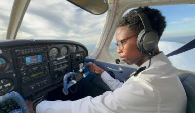 UK’s youngest Somali pilot advances toward commercial aviation career