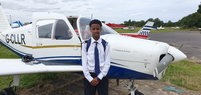UK’s youngest Somali pilot advances toward commercial aviation career