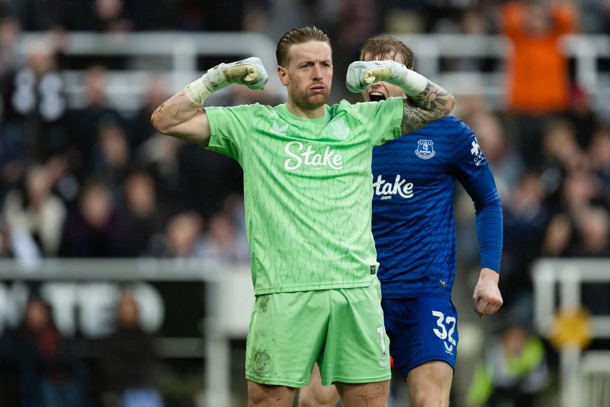 Jordan Pickford pulled off a big save from Newcastle's Sandro Tonali