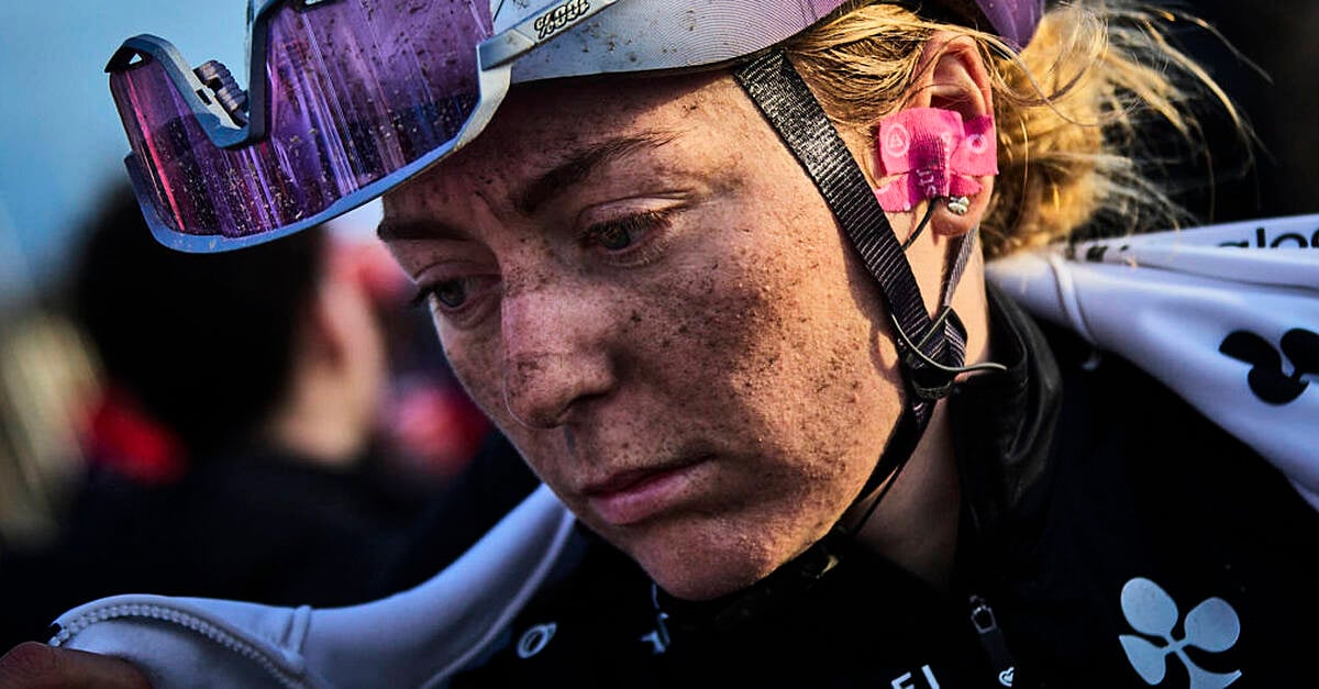 Setback for Lara Gillespie after crash at Omloop Nieuwsblad