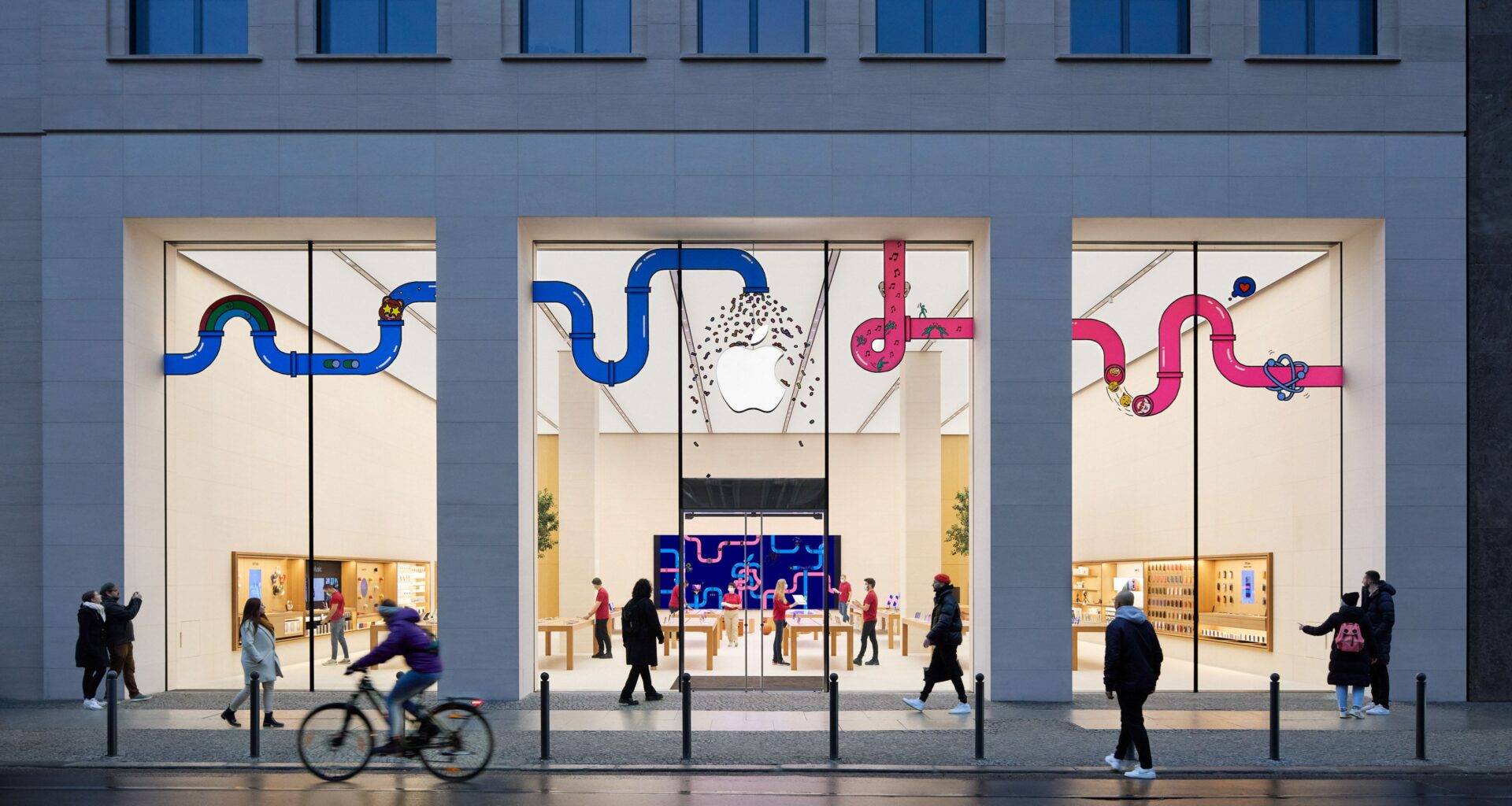 Apple Reportedly Expects 'Major Rush' of Customers This Week