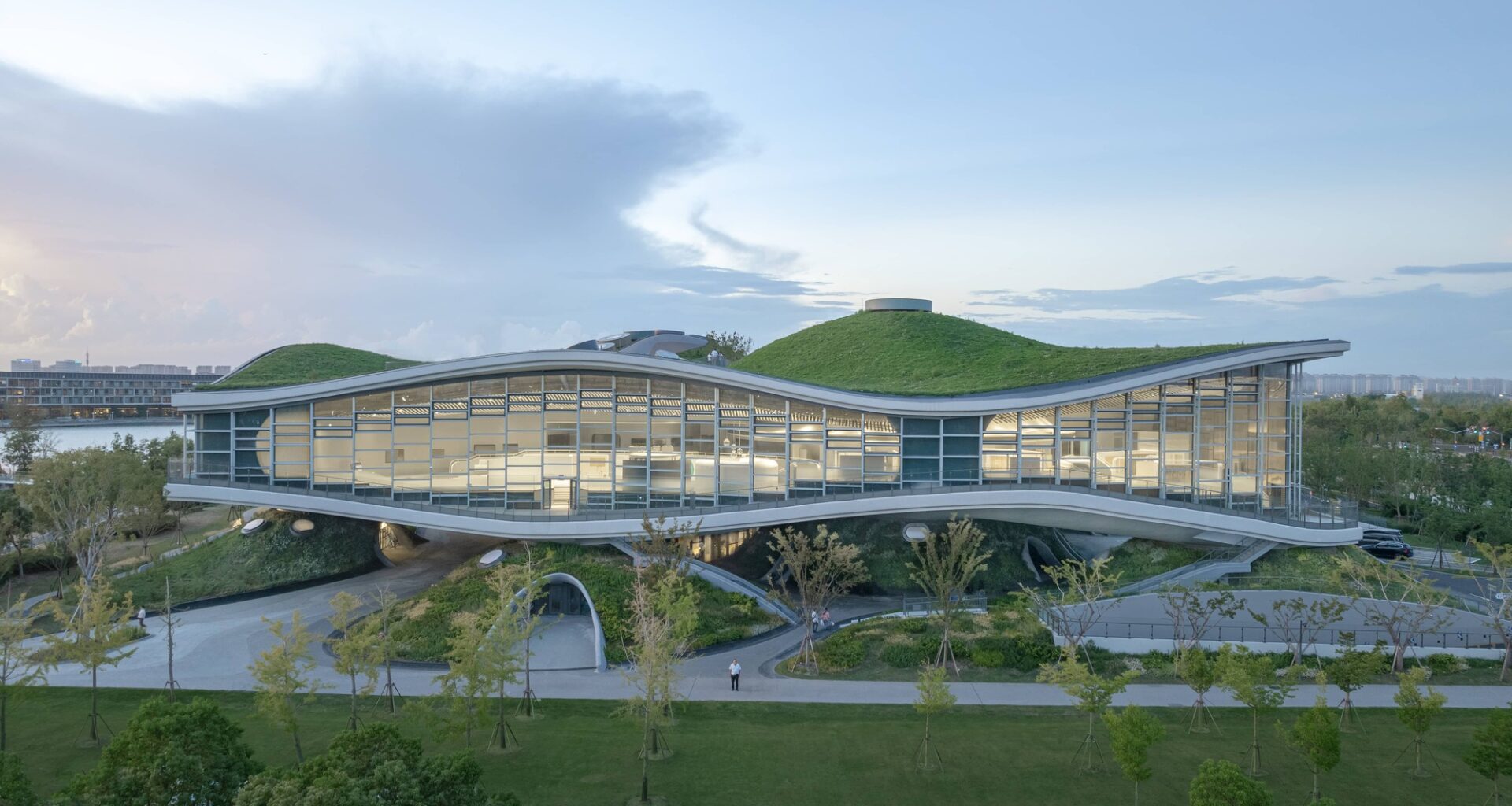 Wave Cube / Scenic Architecture Office