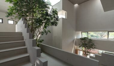 Stepped Well House / A Threshold