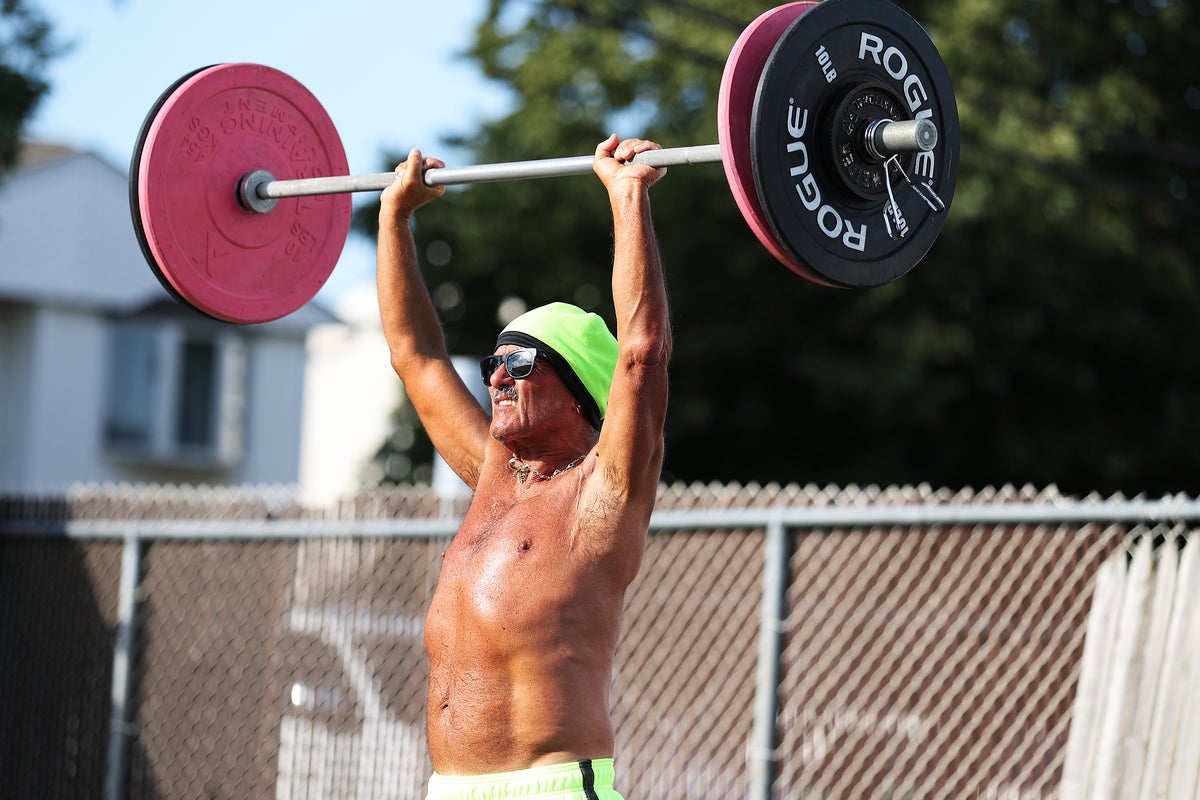 Can you build muscle when you’re cutting calories? Here’s what experts say