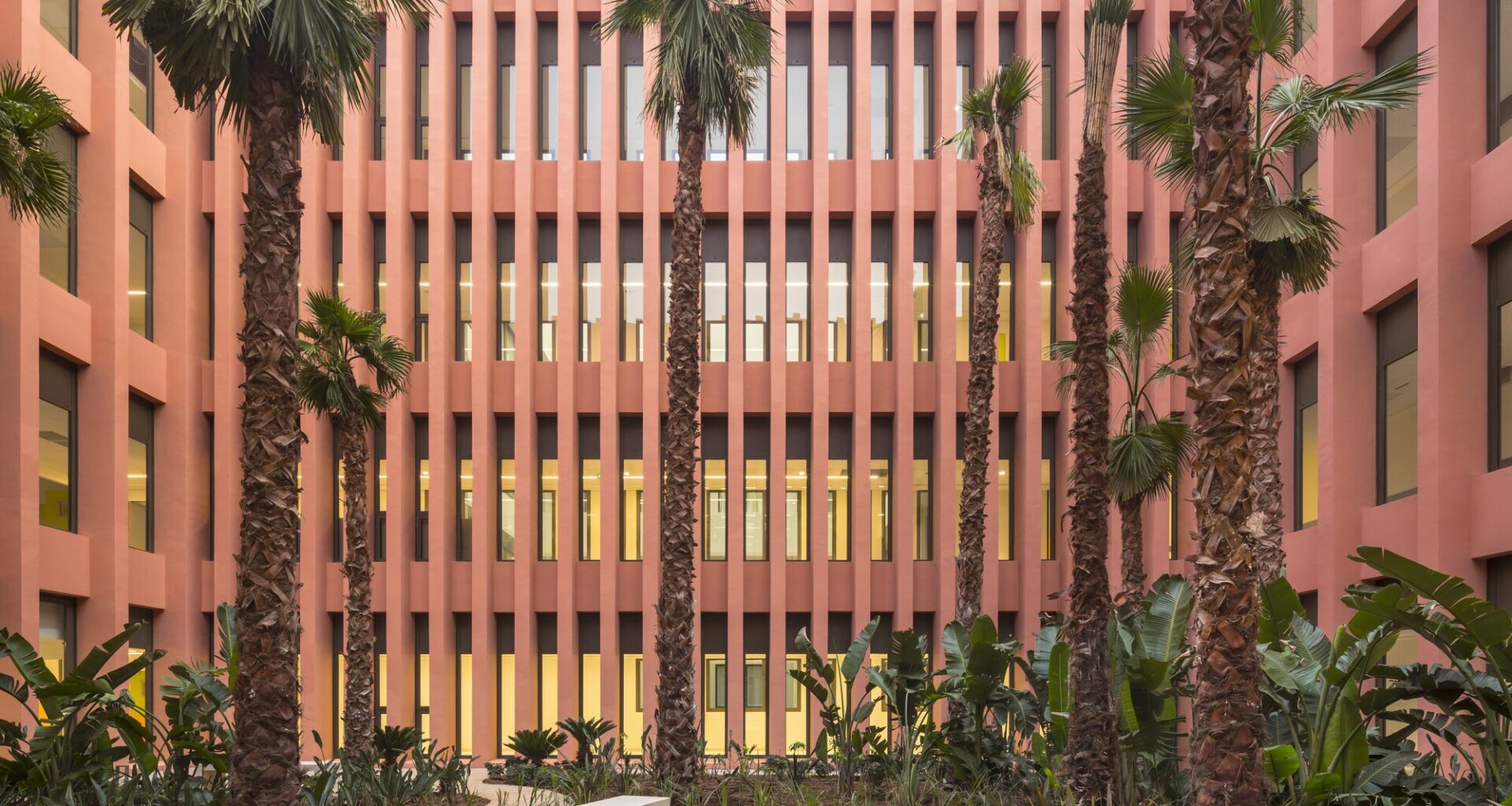 Hospital of the Smart Health Care City / Michel Rémon & Associés