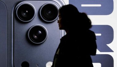 Steep price hikes hit China's smartphone market as memory crunch deepens