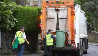 Man tried to 'bribe' binmen with biscuits but the response was cruel