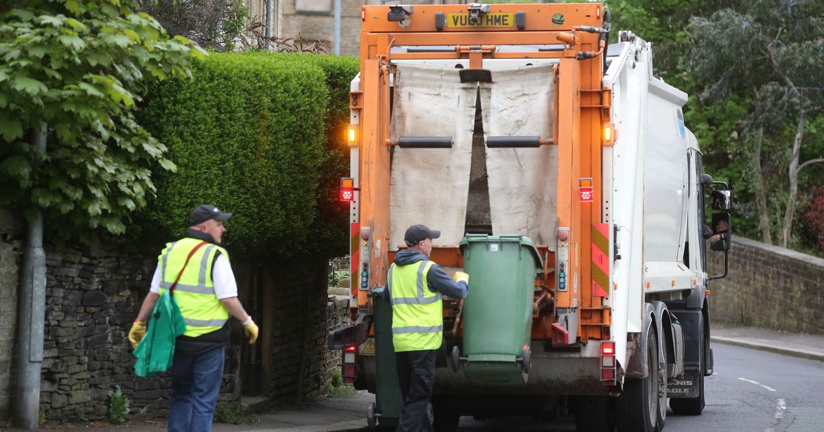 Man tried to 'bribe' binmen with biscuits but the response was cruel