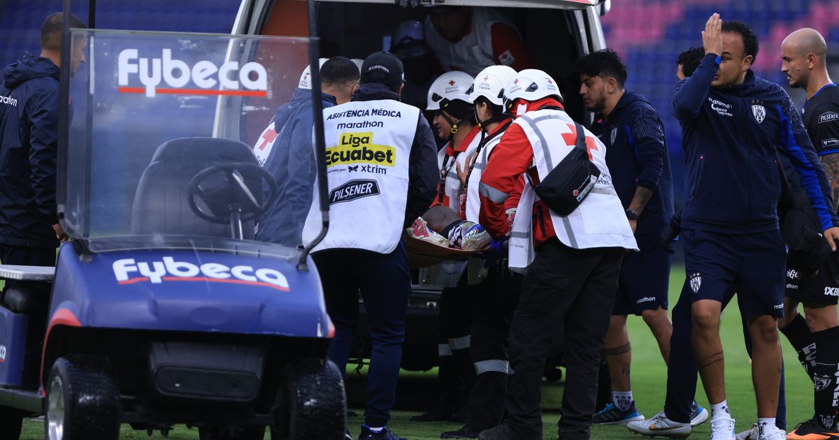 Ex-Man Utd cult hero speaks out as star left with sickening injury amid THREE red cards