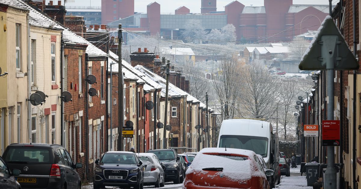 Snow forecast for Stoke-on-Trent as 597-mile blizzard predicted