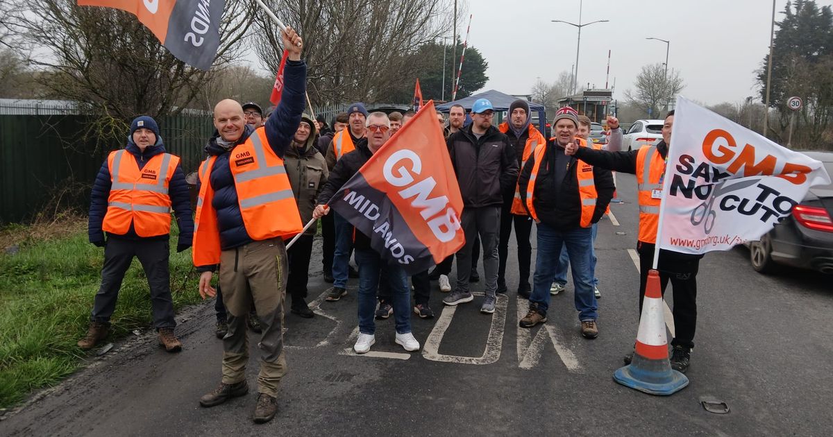 'Dismissal disgrace' triggers Immingham Docks strike action by Briggs Marine workers
