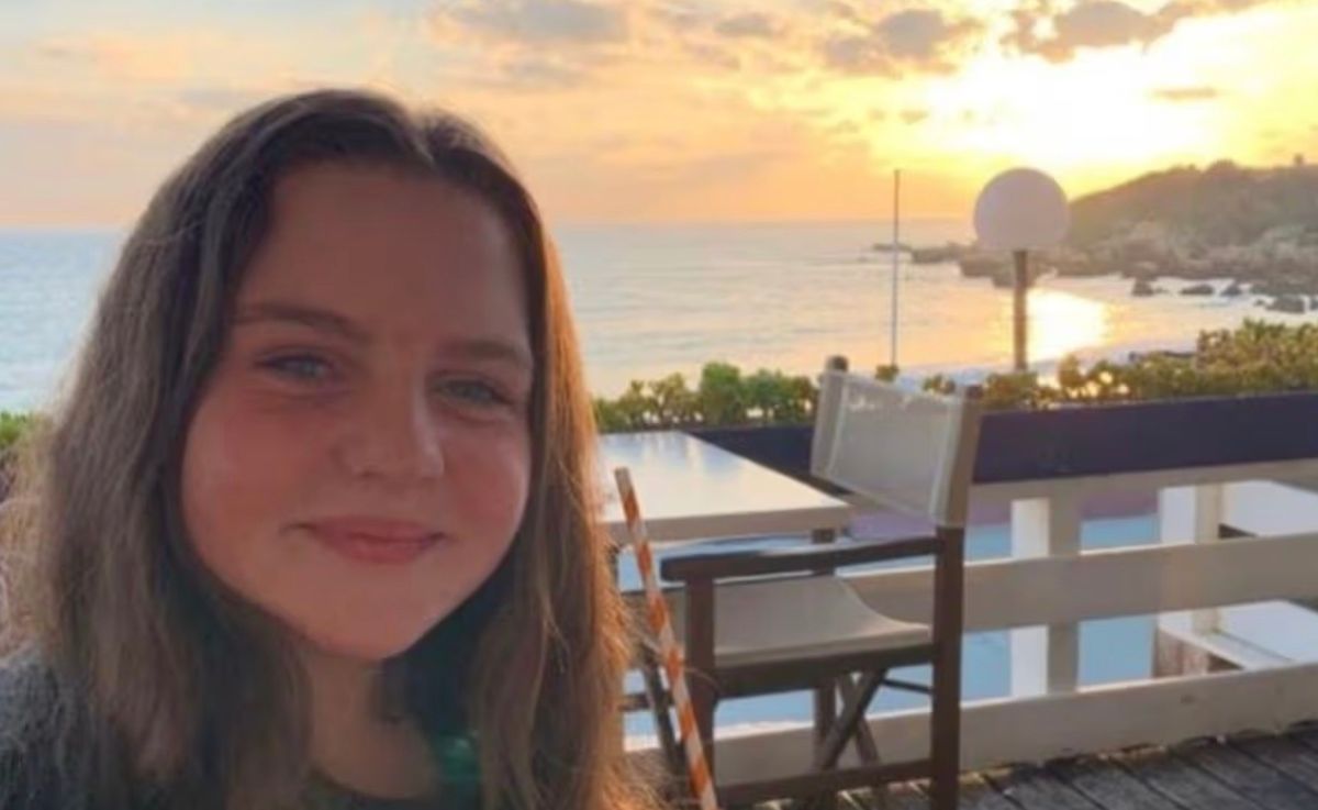 The mother of a tragic teenager has told an inquest into her death doctors 'did everything they could' to save her