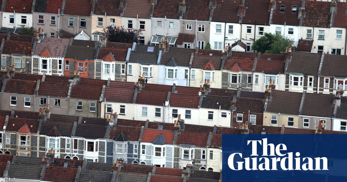 Average UK mortgage rate tops 5% as lenders scurry to reprice loans amid Middle East crisis | Mortgage rates