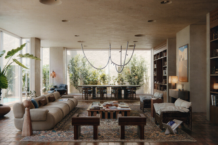 Setbacks as Courtyards: How Civil Architecture Reimagines the Gulf House in Bahrain - Image 2 of 8