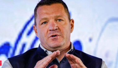 Pieter Elbers fails the India test